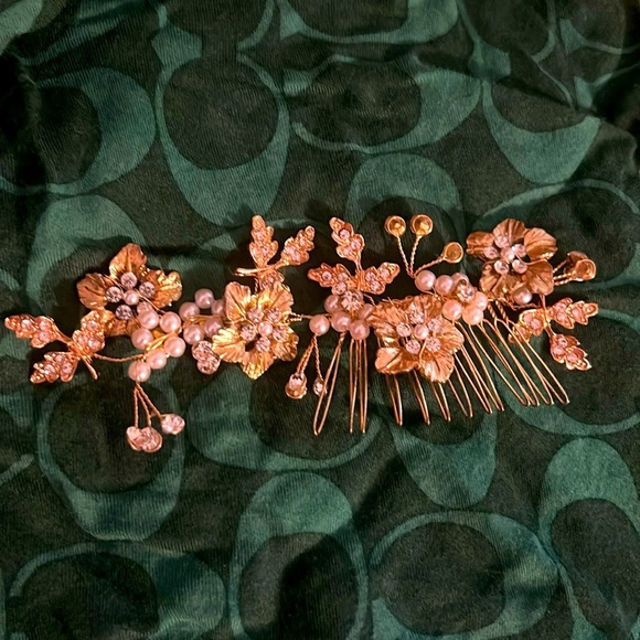 Used Costume jewelry - Picture 2 of 5